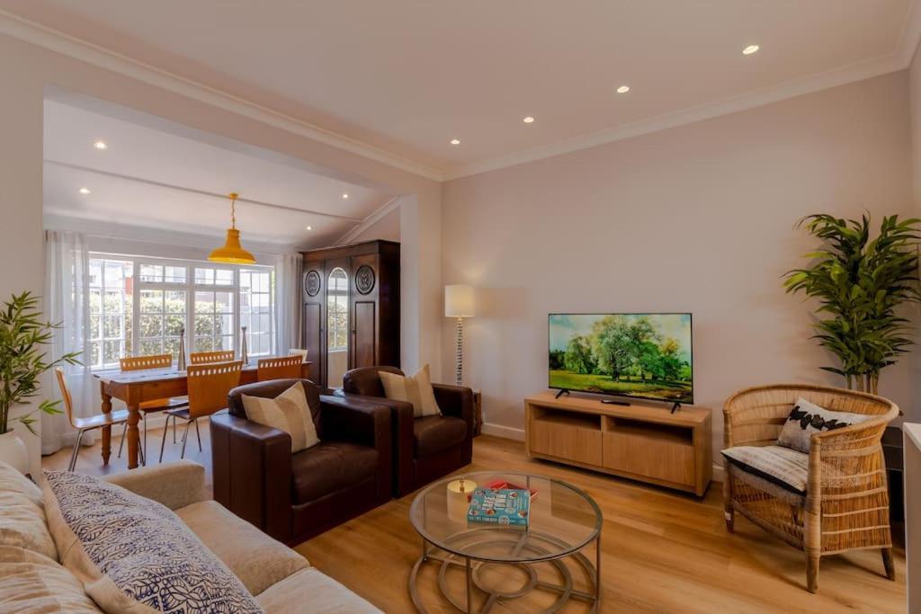 Hidden De Waterkant With Tranquil Garden * Le Cap