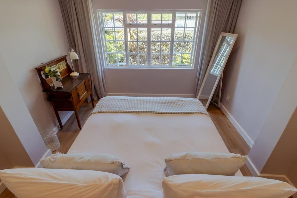 Hidden De Waterkant With Tranquil Garden *